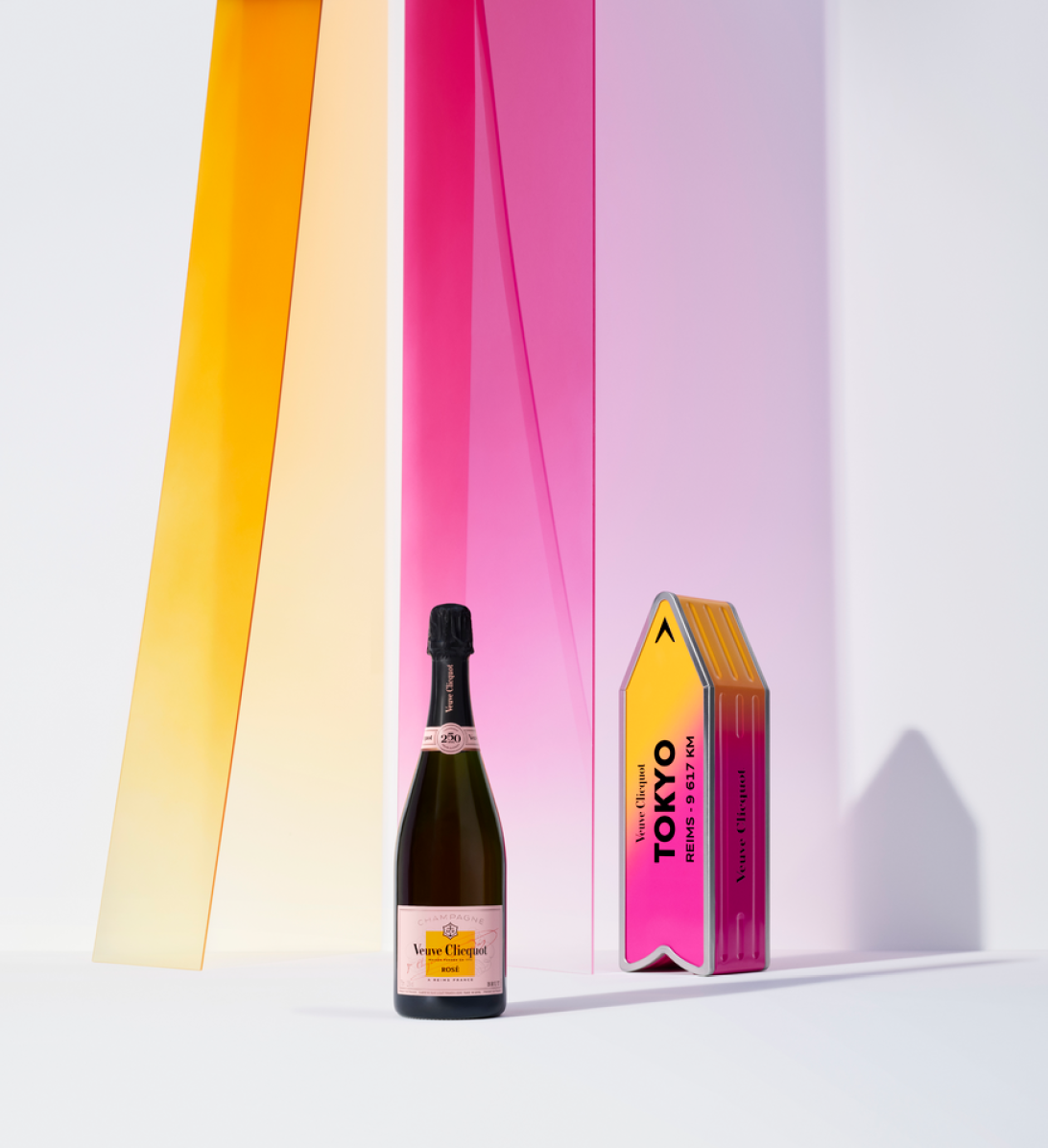 Capsule Collection Arrow - Gift Box with Rosé 750ml | Veuve Capsule Collection Arrow - Gift Box with Rosé 750ml | Veuve