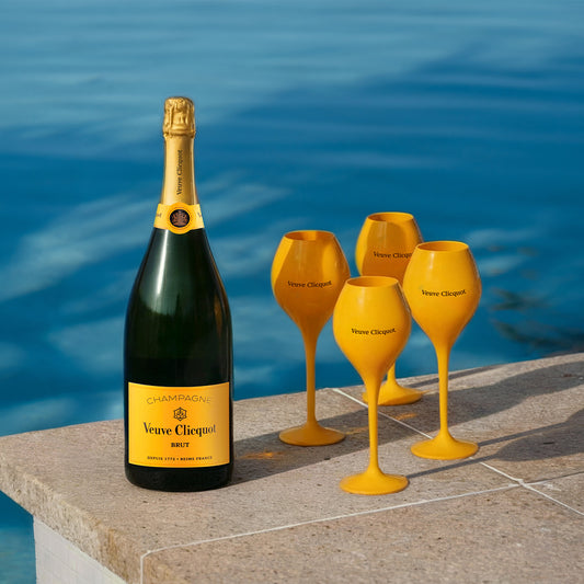 Veuve Clicquot Yellow Label Magnum Celebration Set